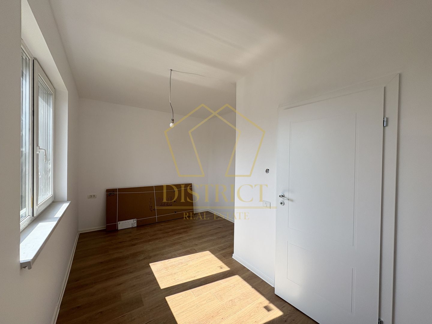 Duplex spațios cu 4 camere si debara |  Mosnita Noua | Sala de Sport - Poză 7