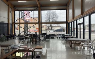 Showroom + cladire birouri | Roman/Neamt | stradal - de vanzare - Poză 2