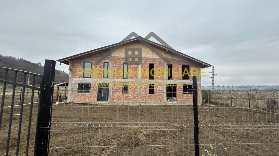 Casa la gri in Onesti - Poză 2