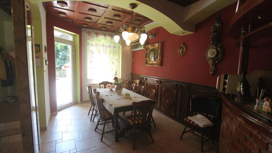 Casă / Vilă cu 8 camere de vânzare în zona Semicentral - Poză 35