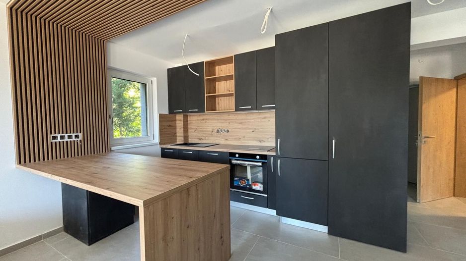OFERTĂ! Apartament 3 camere cu grădină 50 mp - zona Vest, Sibiu - Poză 1