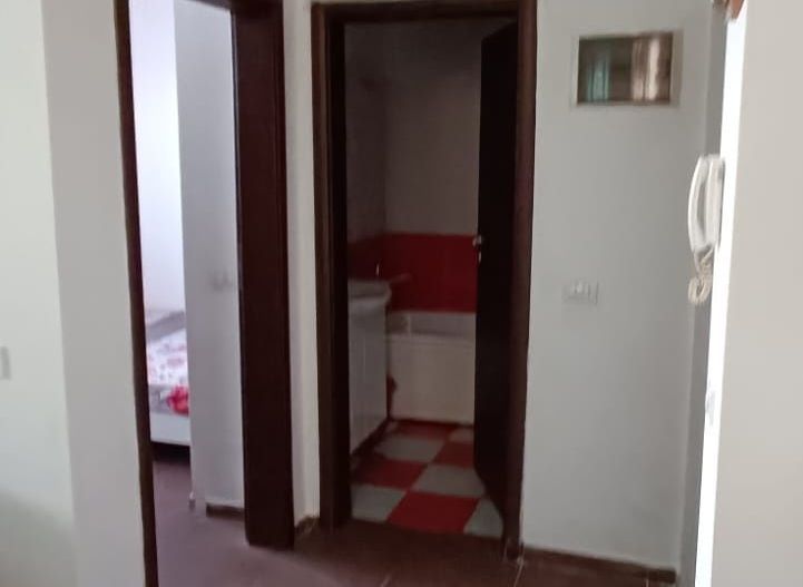 Închiriez apartament 2 camere ,Str Tineretului - Poză 4