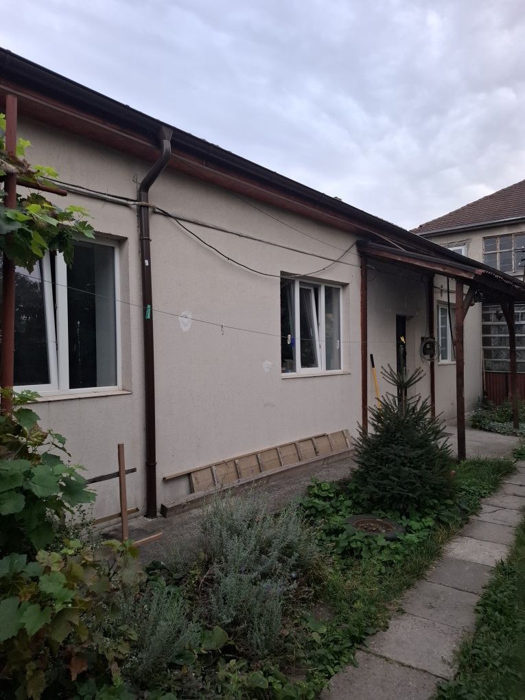 Vand casa  3 camere central - Poză 7