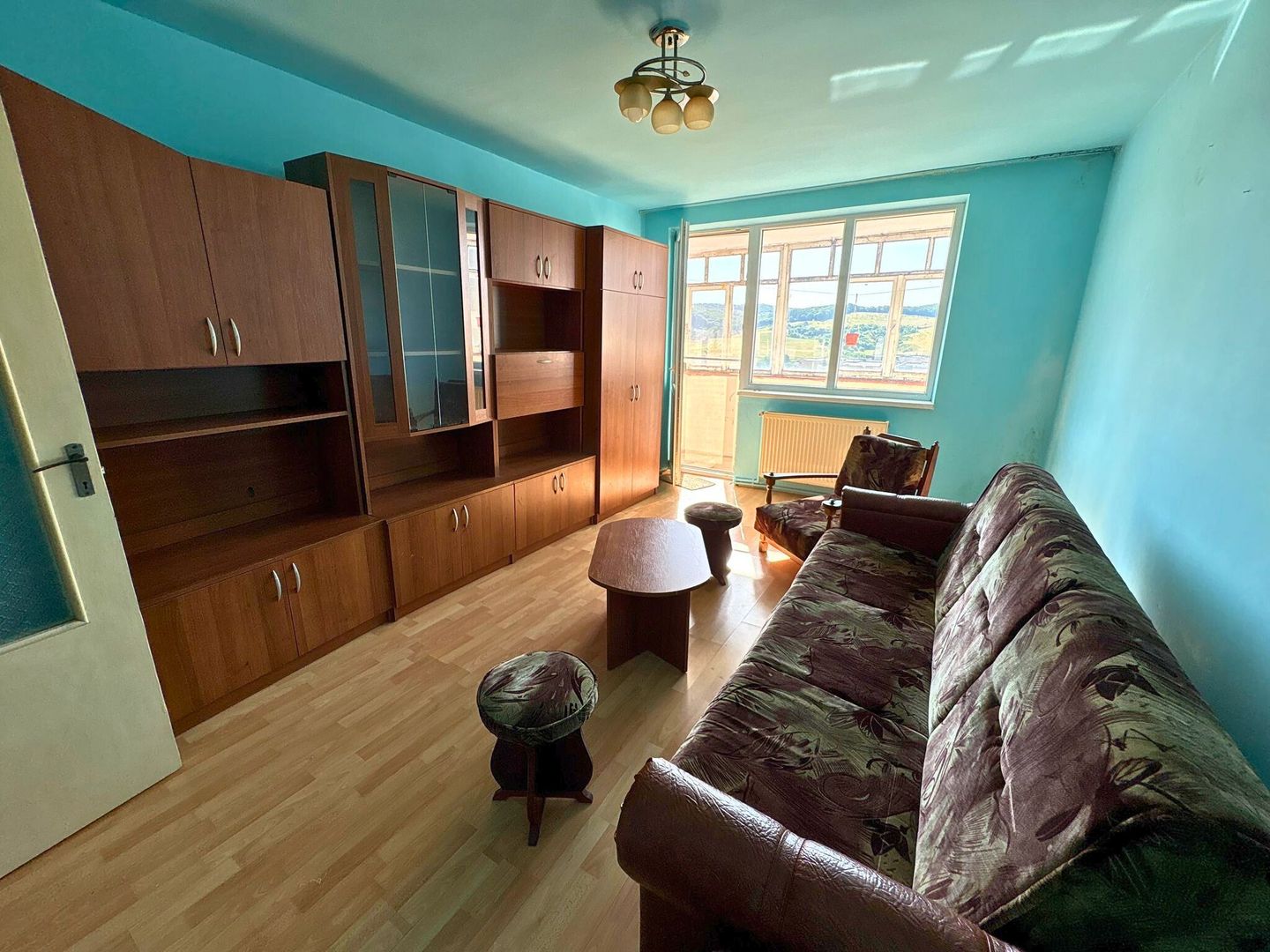 Apartament 2 camere 47,5 M² + balcon 7,5 M² cu priveliste Simeria - Poză 1