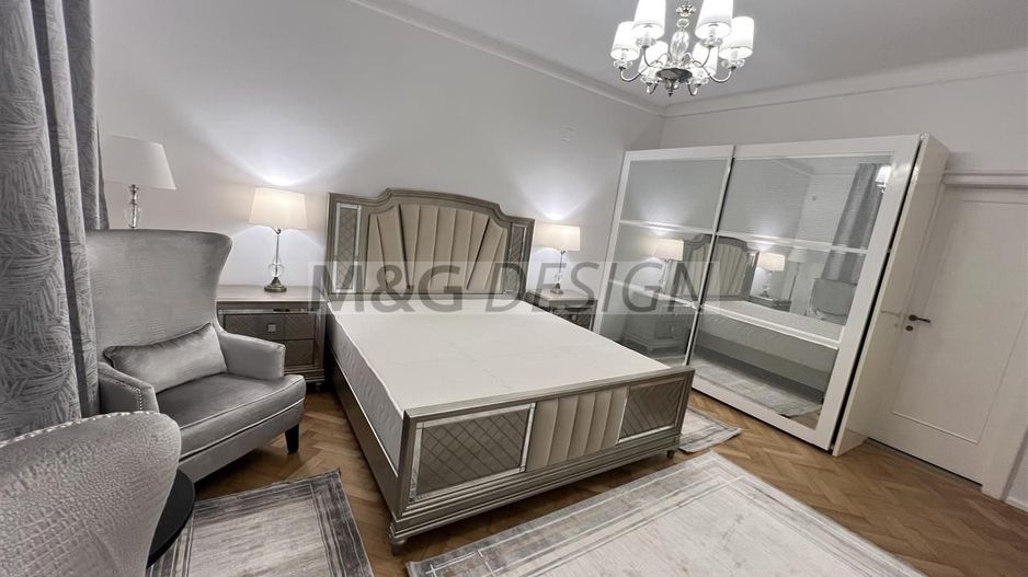 Apartament  deosebit amenajat LUX  boxa curte acces auto CENTRAL - Poză 17