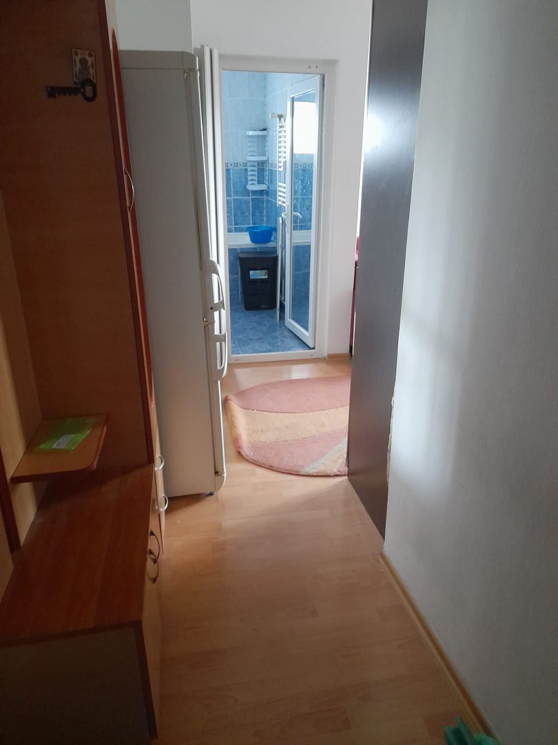 Mansarda  situata in Micro 21, cu balcon si vedere la Dunare - Poză 2