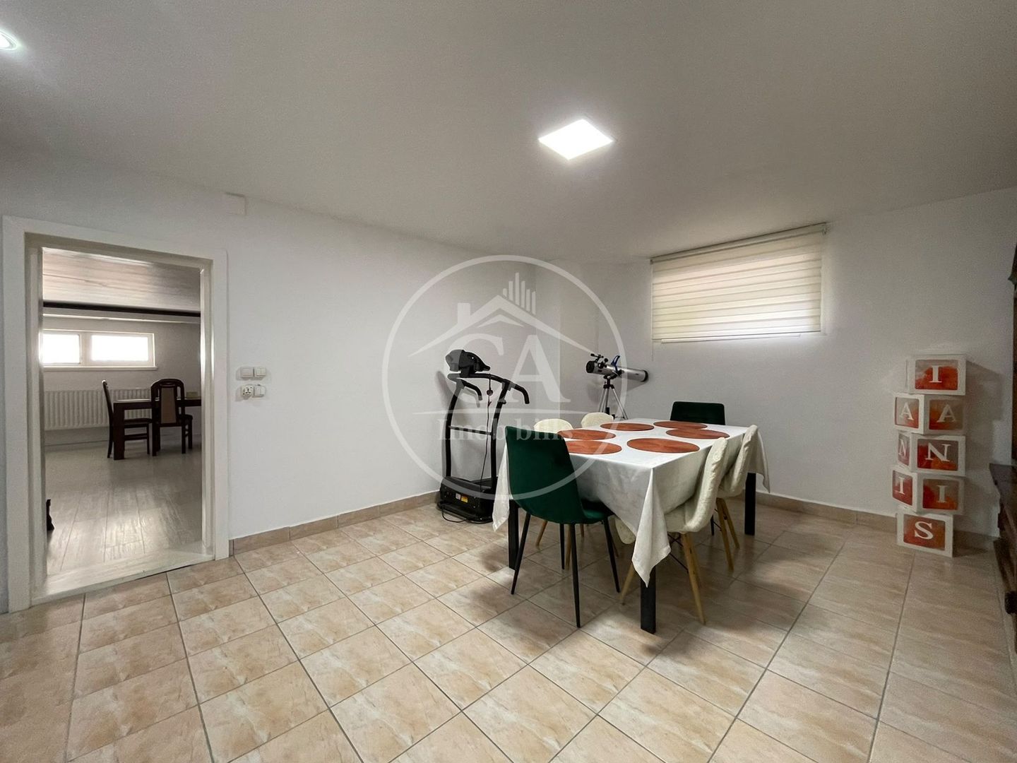 Casa de vanzare cu 10 camere in Santandrei, Bihor - Poză 10