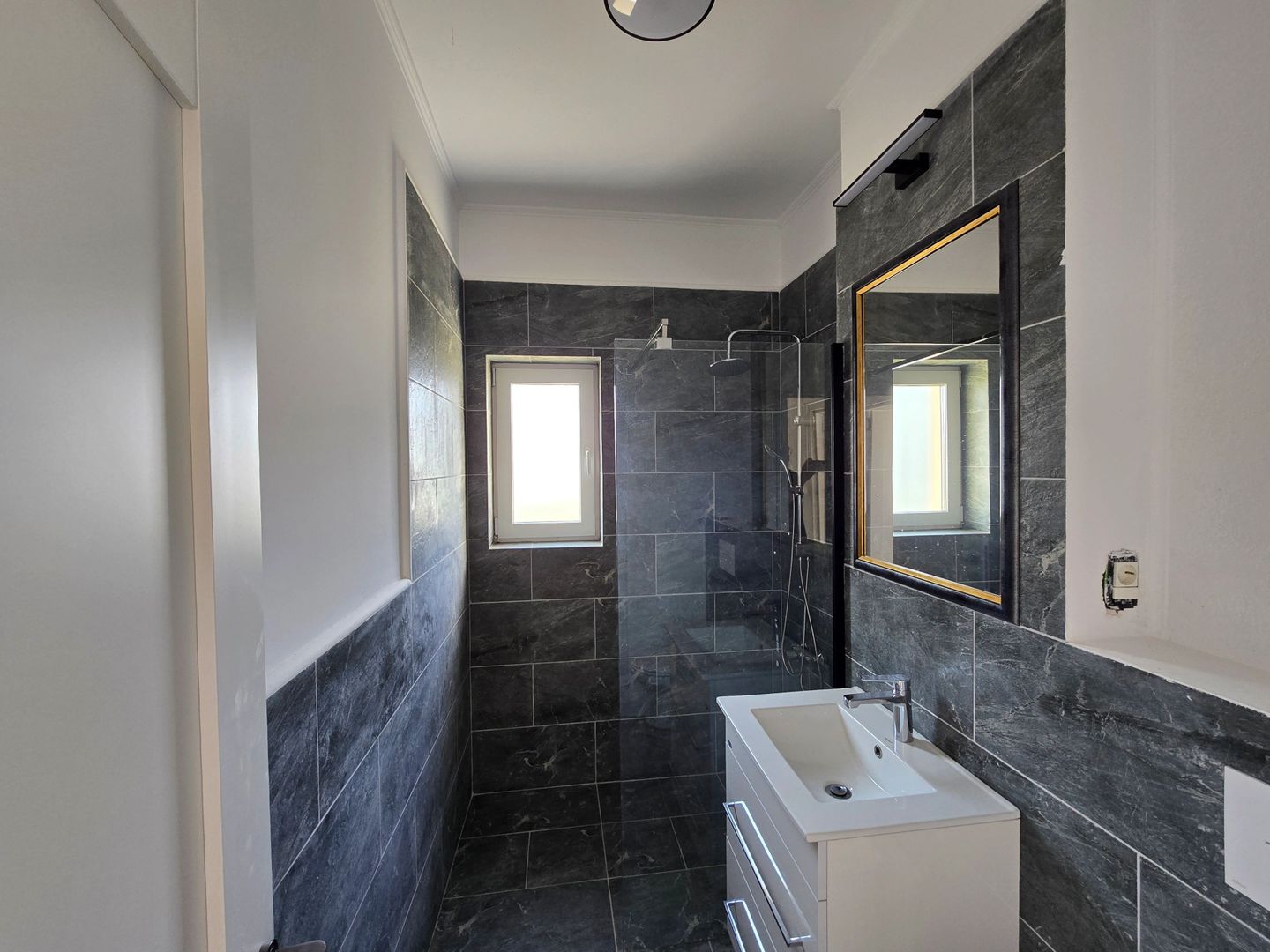 Apartament 3 camere, Zona Torontalui, Nemobilat, Bloc Nou, Loc de parcare inclus - Poză 6