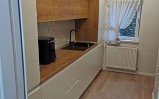 Zona liceului de Informatică, 3 camere decomandate - Poză 1