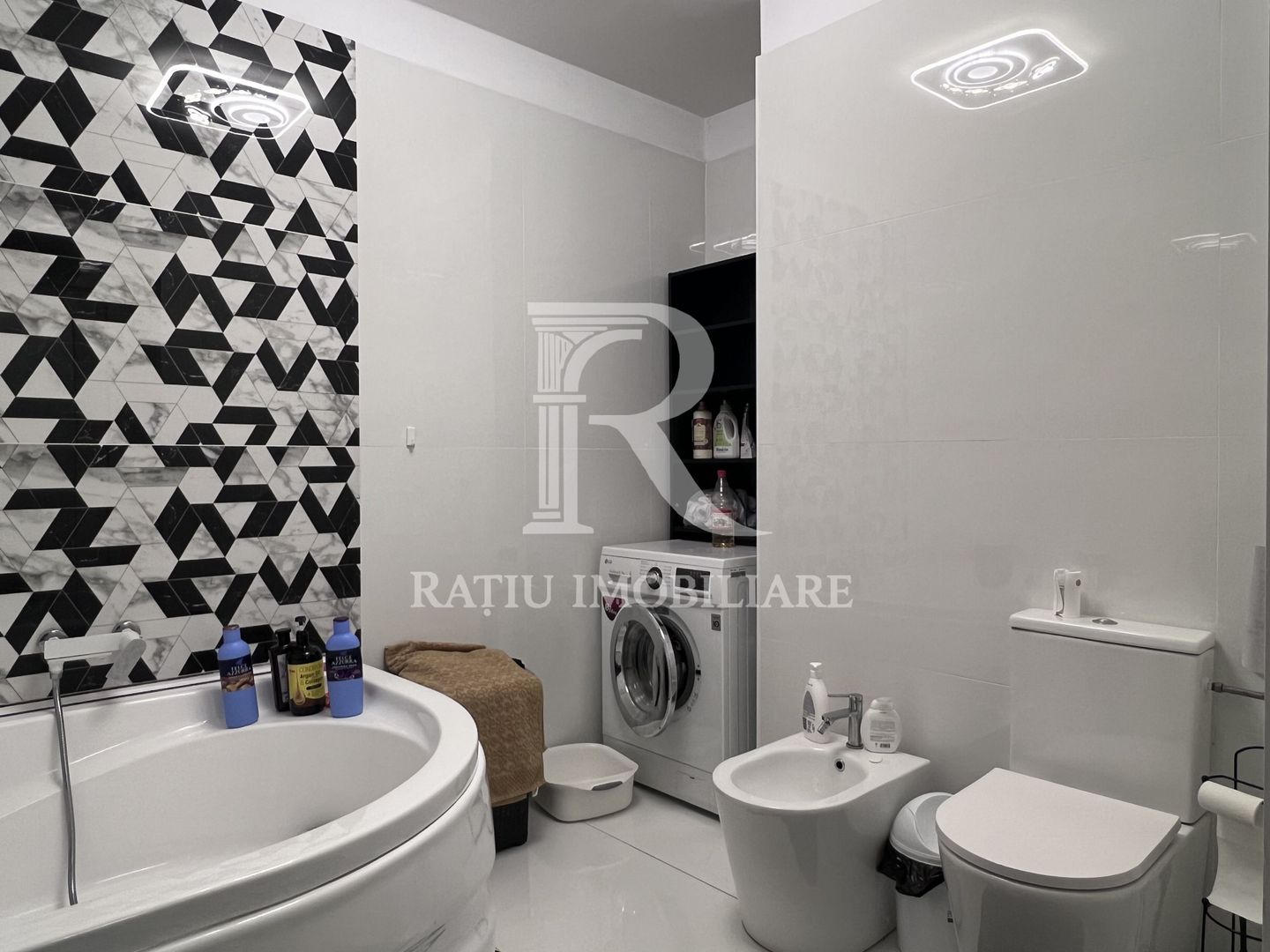 Apartament Exclusivist cu Suită Matrimonială | Parcare | ARED | Oradea - Poză 14