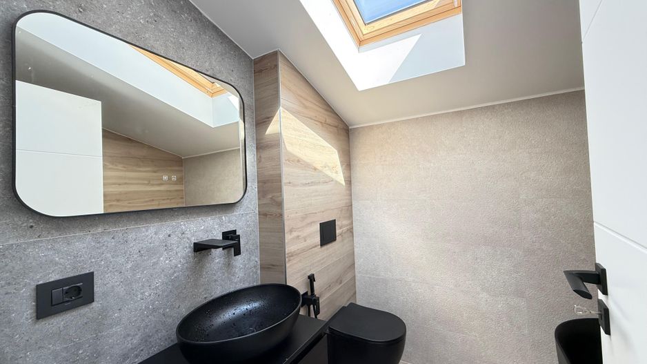 Ap pe 2 niveluri. 3 camere, 2 bai. 2 locuri de parcare. - Poză 10