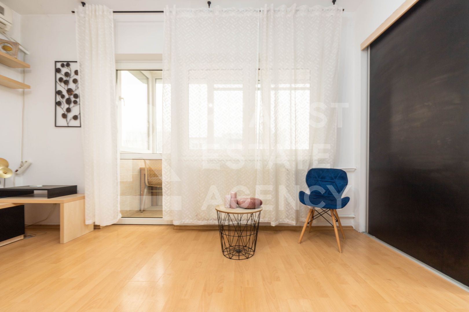 Vânzare, garsonieră în zona Drumul Taberei - Poză 2