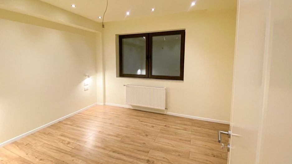 Vânzare vilă 8 camere | Grădină 500mp | 3 locuri de parcare - Poză 14