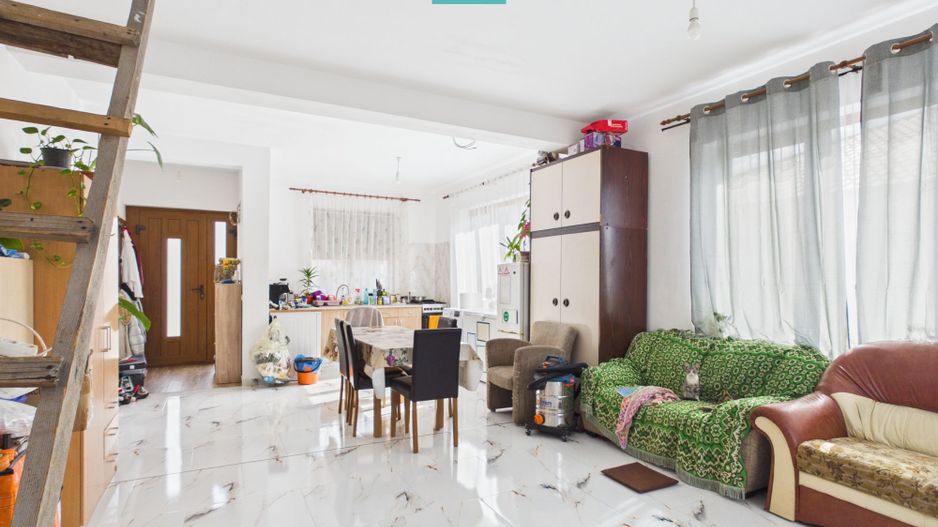 Casă individuală, 3 camere, 87 mp - Sânmartin - Poză 1