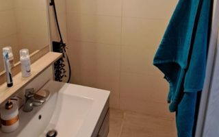Garsoniera moderna, centrala proprie, AC, 8 min metrou - Poză 6