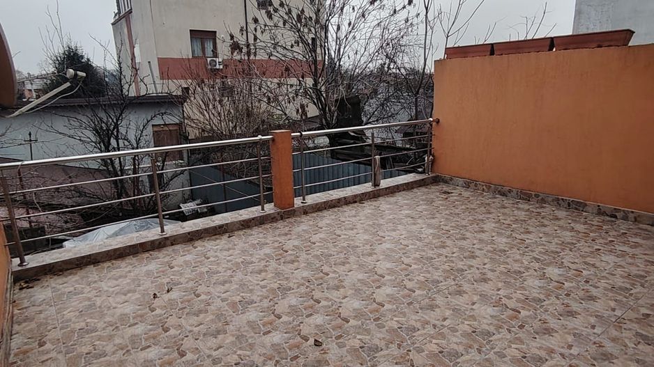 Vilă spațioasă P+1+M cu curte și garaj – Colentina - Poză 16