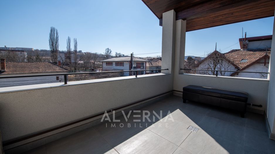 Casa individuala, 219mp, 5 camere, 4 terase, curte, zona Dambul Rotund - Poză 35