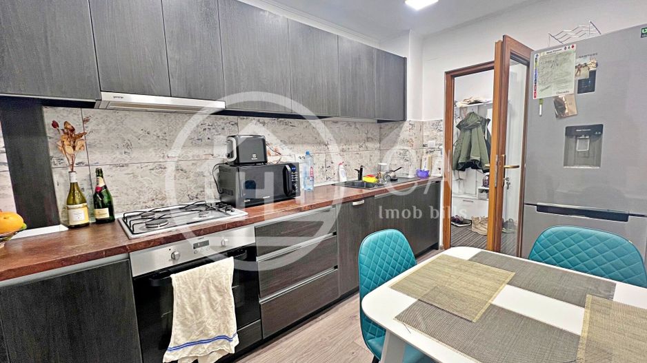 Apartament de vânzare cu 3 camere in zona Rogerius, Oradea - Poză 10