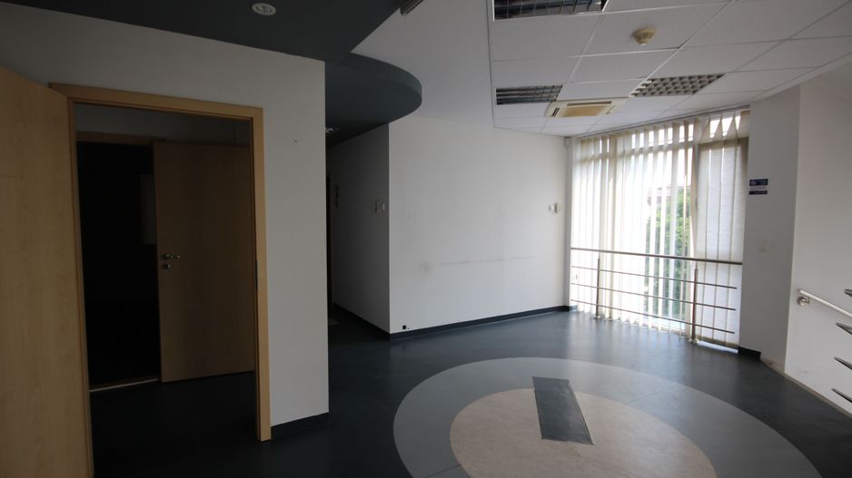 Cladire de birouri, SAD, parcare prorpie, clinica medicala - Poză 3