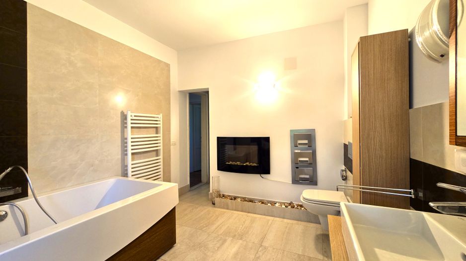 Proprietate unica, vila si 8000 mp pe malul lacului Snagov - Poză 23