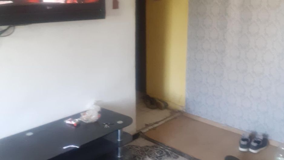 BRASADAS vinde ap 2 cam etaj 4/4 in zona Burdea. - Poză 1