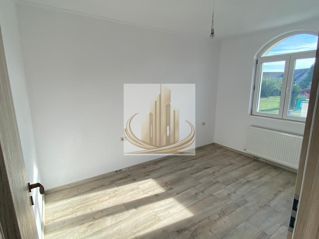 Casă 5 camere, 2 niveluri, intrări și utilități separate – Șag - Poză 10
