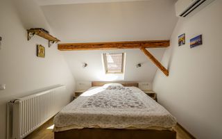 Casă individuală cu 5 camere și curte proprie - în Cisnădioara - Poză 9