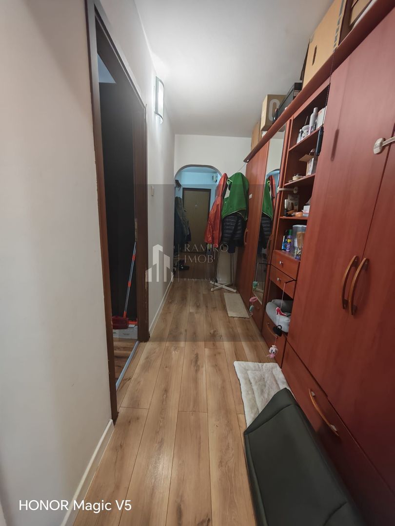 Apartament 3 camere decomandat An 1982 Anvelopat Etaj 1 Titan - Poză 6