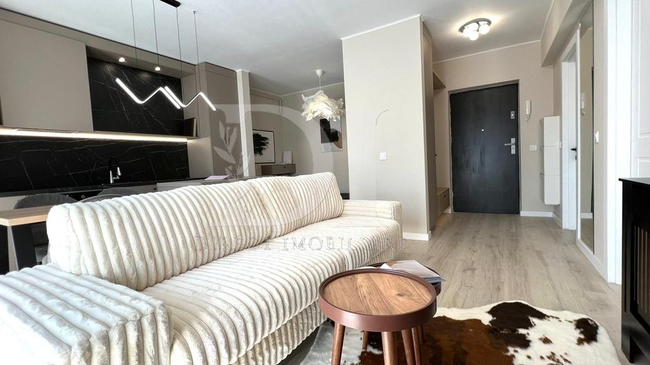Apartament ultramodern / etaj intermediar / Zona Eroilor - Poză 2