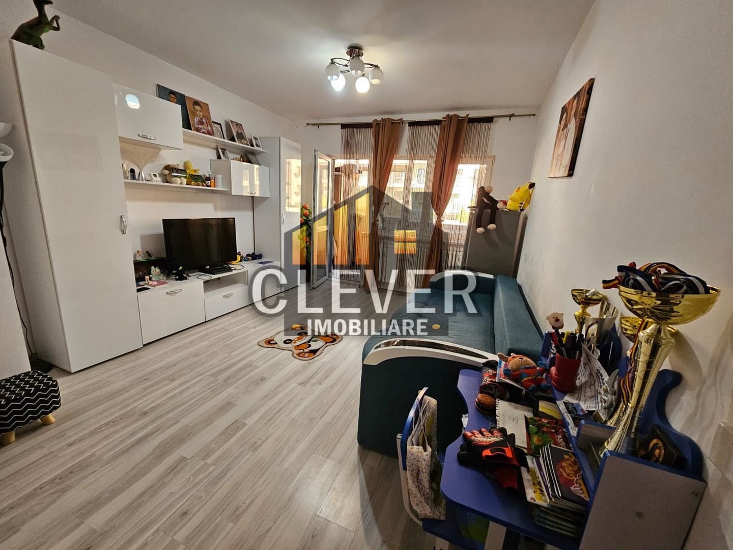 Apartament 2 camere Mobilat Utilat Loc de parcare Curte 60mp - Poză 2