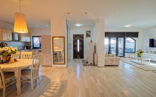 PALAZU – MALUL LACULUI – VILA 2016 LA CHEIE, ARHITECTURA DEOSEBITA! - Poză 3