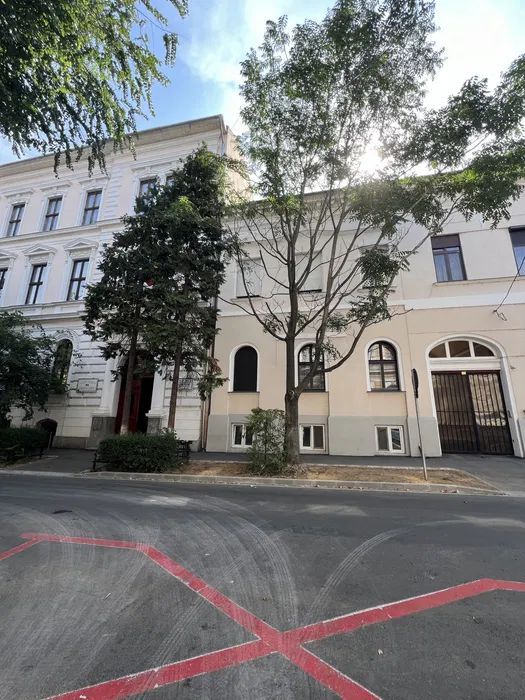 Apartament de lux în inima Oradiei – locație premium lângă Gojdu - Poză 12