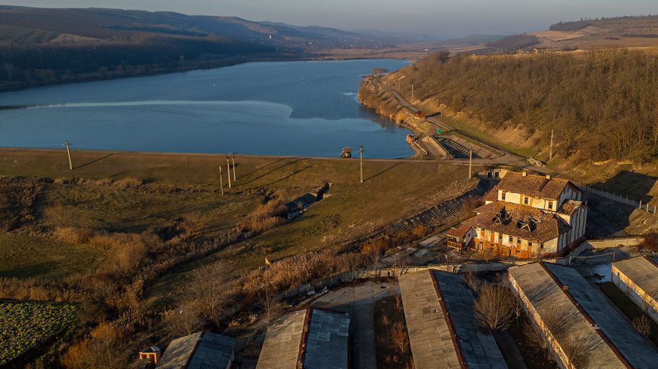 Fosta Ferma a Partidului de la Horgesti - de vanzare - Poză 2