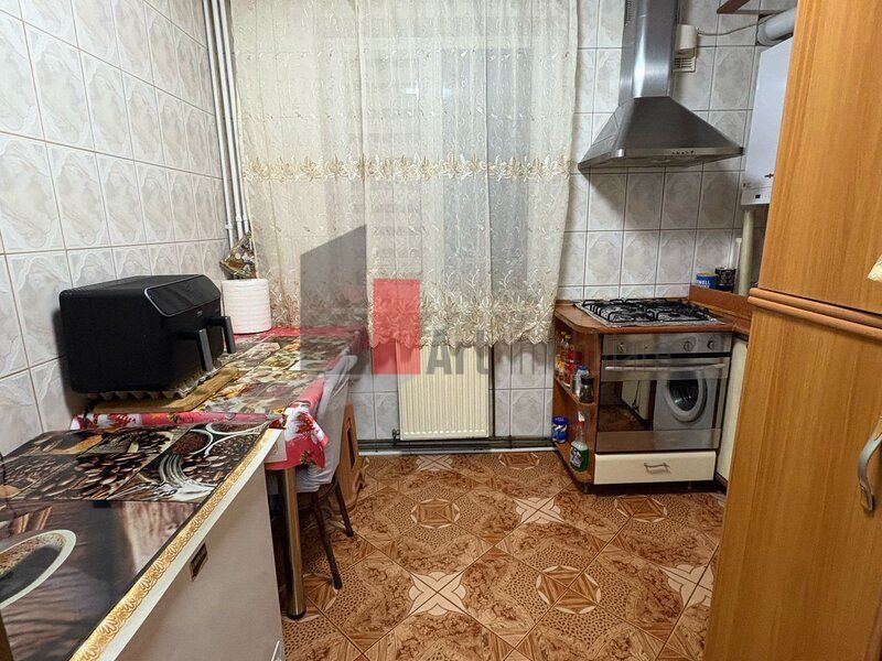 Vânzare apartament 4 camere decomandat cu centrală - Brâncoveanu - Poză 1