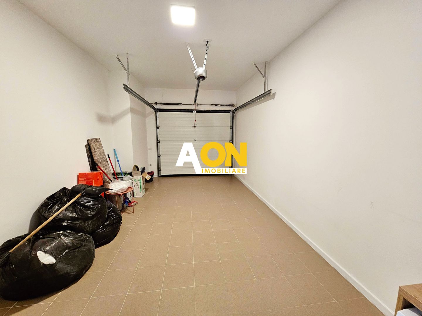 Casa 4 camere, mobilata, utilata, 414 mp teren, cu garaj, Cetate - Poză 8