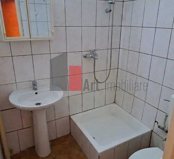 APARTAMENT 4 CAMERE -CHISINAU - Poză 3