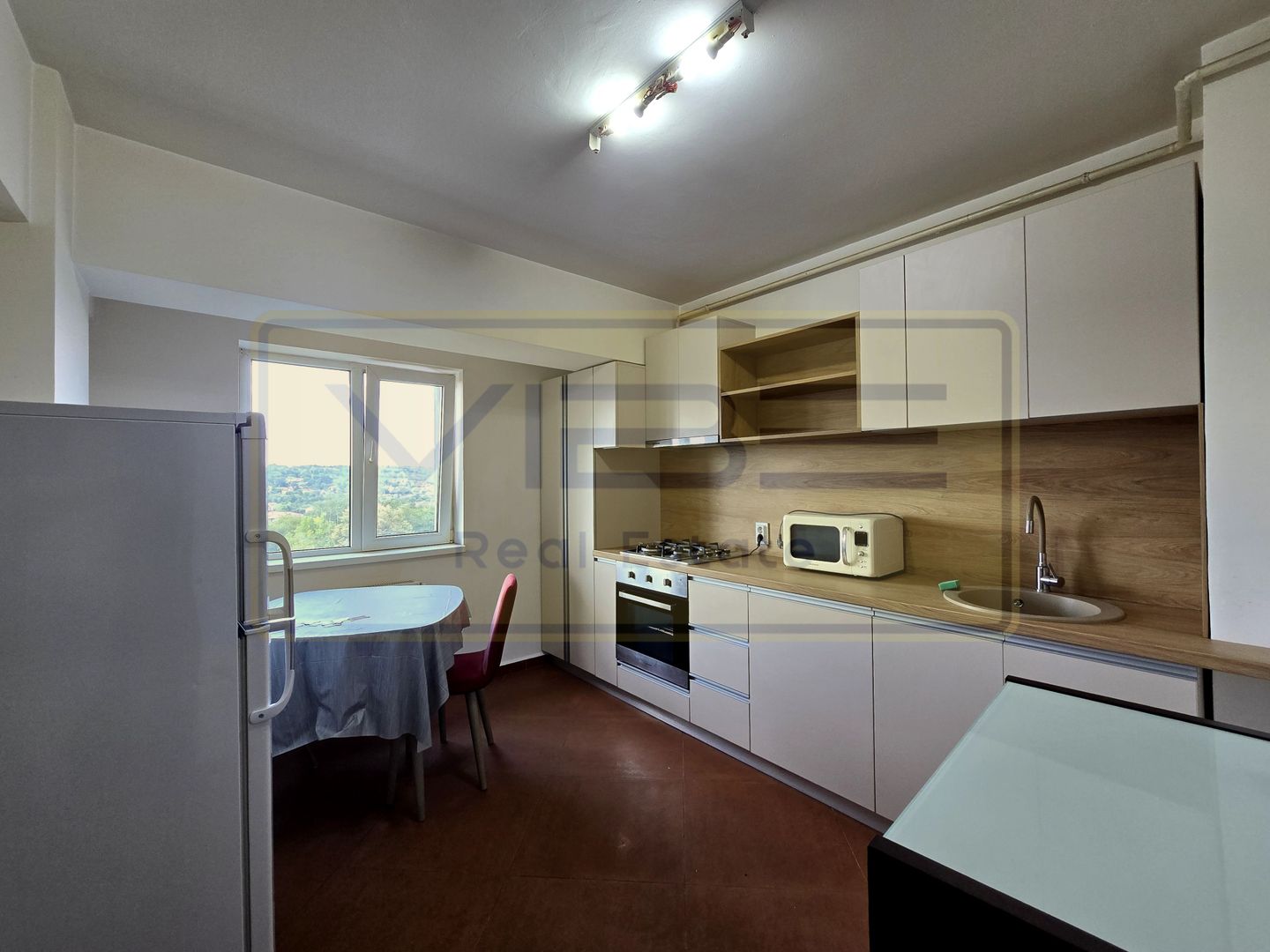 Central- Podu de Fier - 4 rooms -112mp -Panoramic View - Poză 3