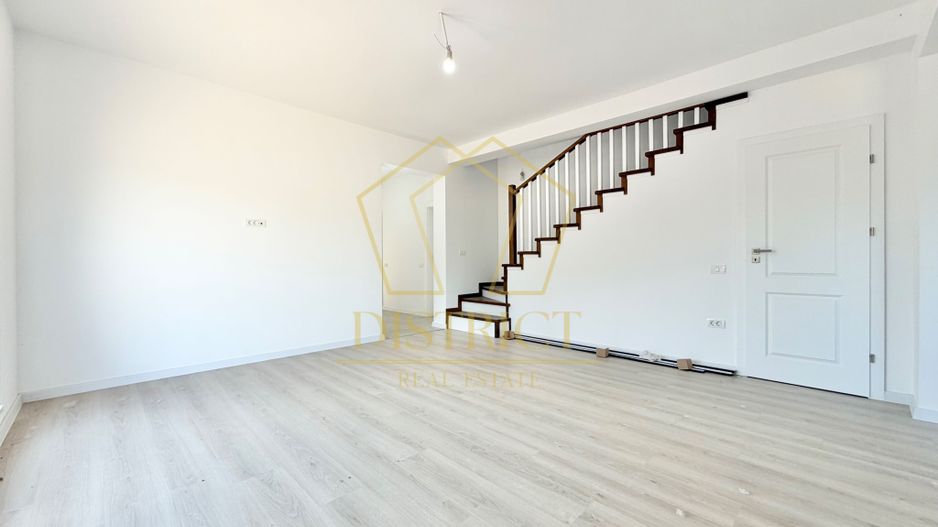 Duplex cu 5 camere si 2 bai, 470 mp teren si 115 mp utili in Ghiroda. - Poză 2