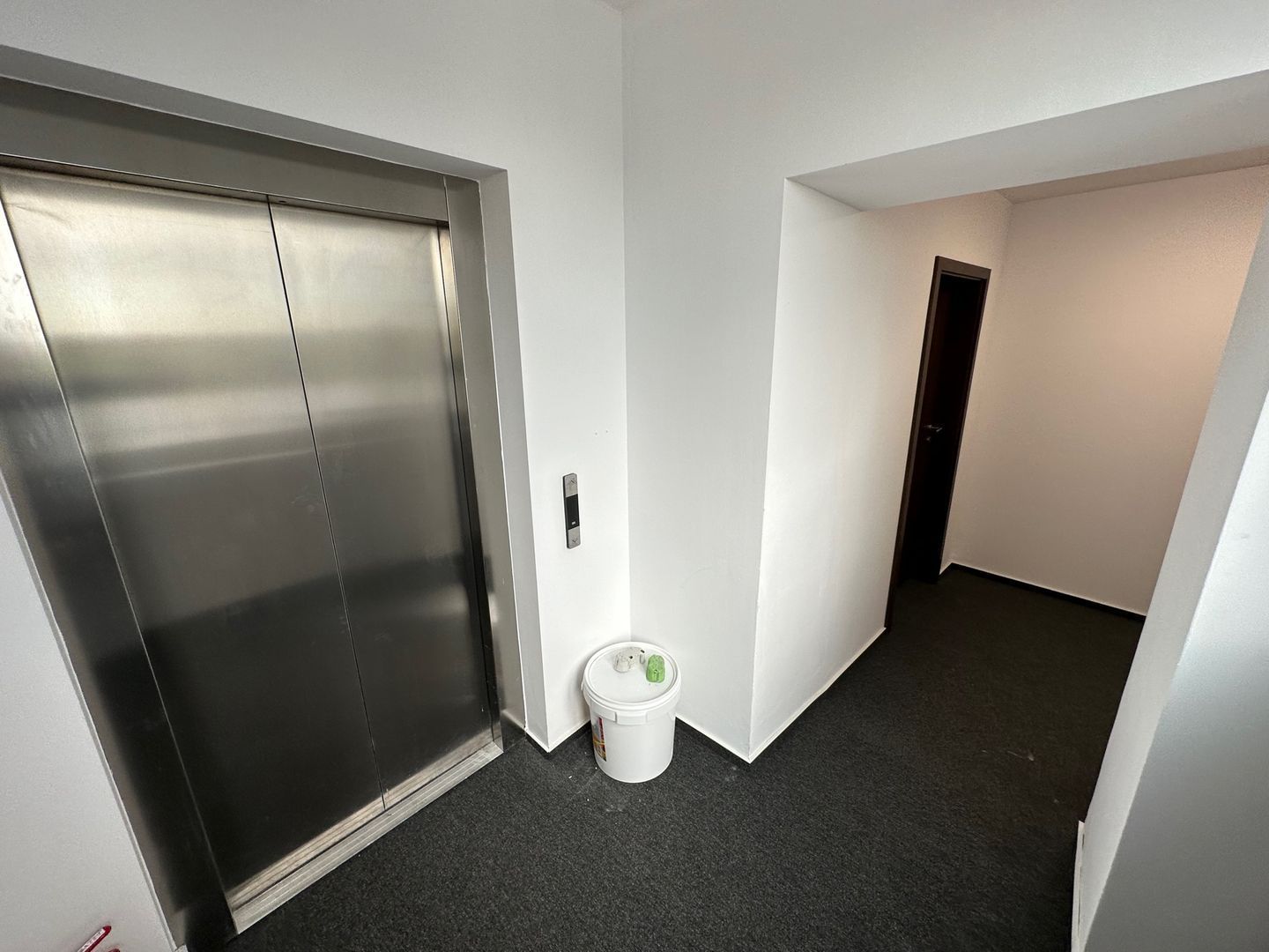 Clădire de inchiriat clinica / birouri - Poză 20