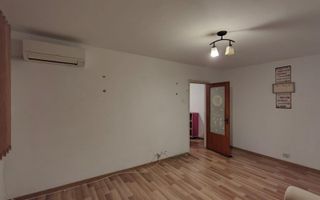 VANZARE GARSONIERA SPATIOASA I LIBERA I METROU I VALEA IALOMITEI - Poză 4