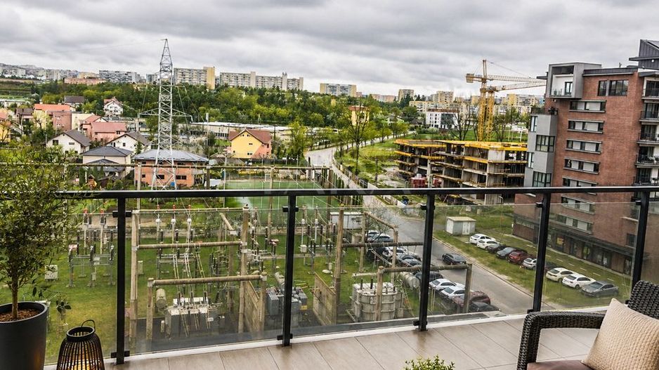 Apartament modern cu panoramă superbă și terasă generoasă. - Poză 4