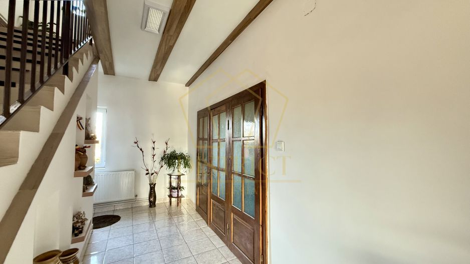 Duplex D+P+1E+M cu 7 camere | Utvin - Poză 14