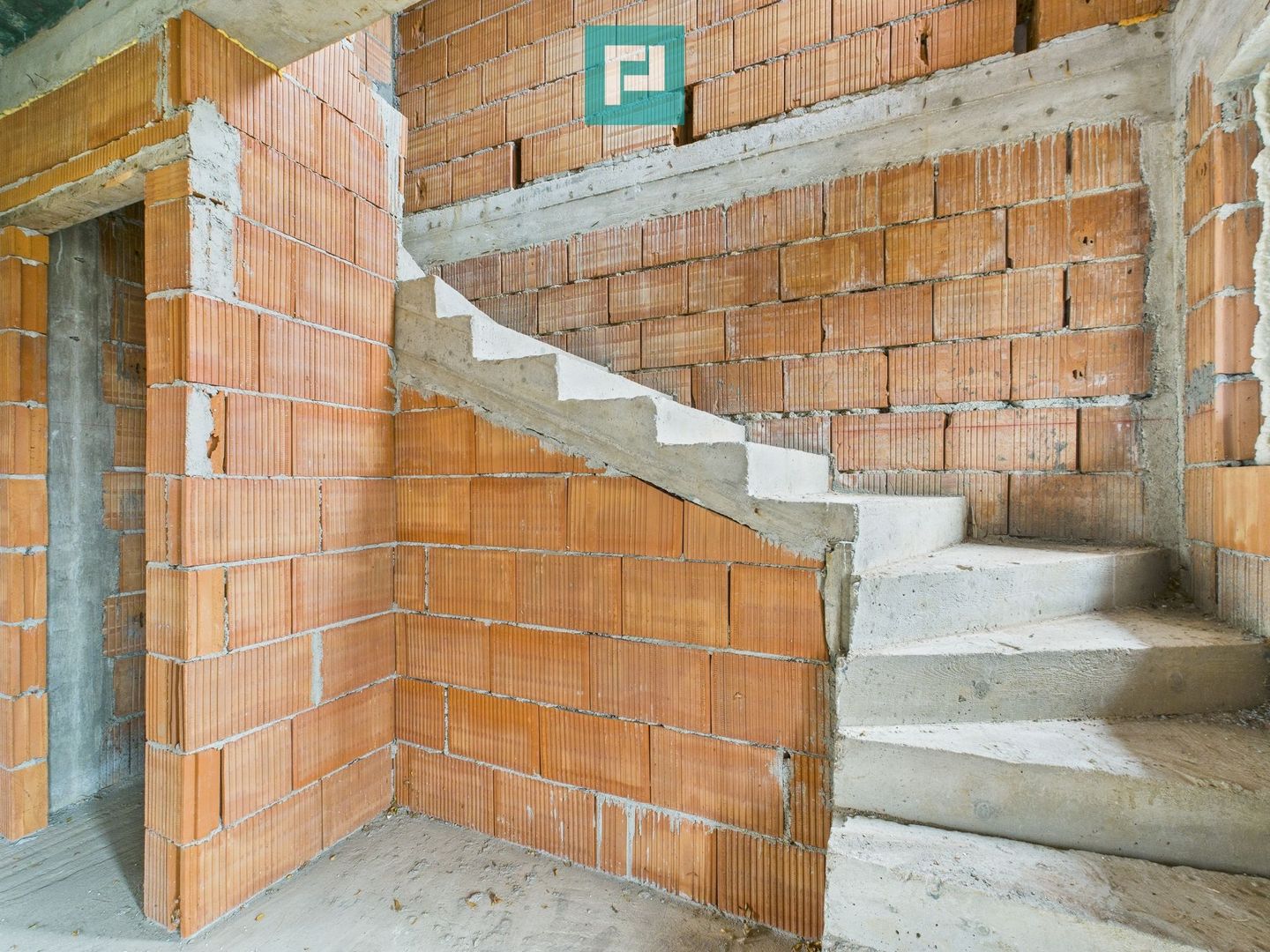 Duplex confortabil și retras în Chisoda - Poză 2