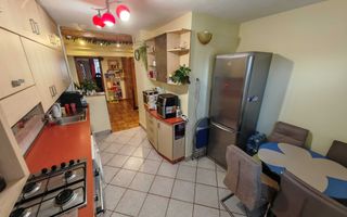 Apartament Spațios cu 3 Camere (76 mp Utili), 2 Băi și Vedere Însorită - Poză 6