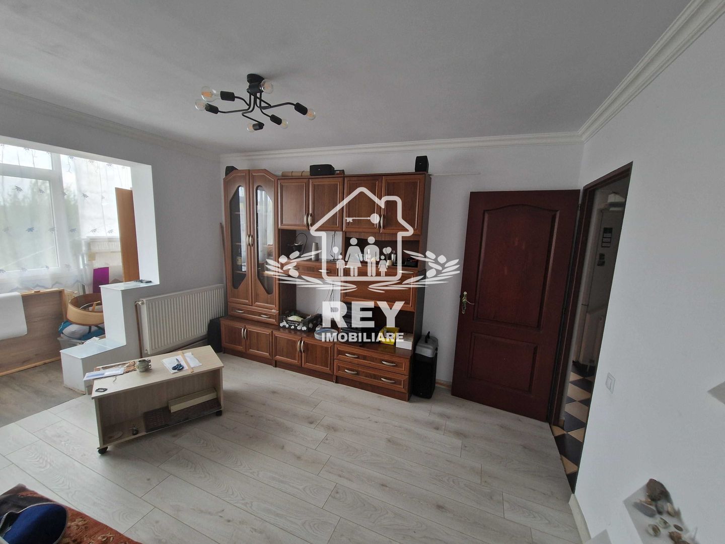 Apartament 3 camere - decomandat, mobilat, etaj 2/4, Cisnadie - Poză 1