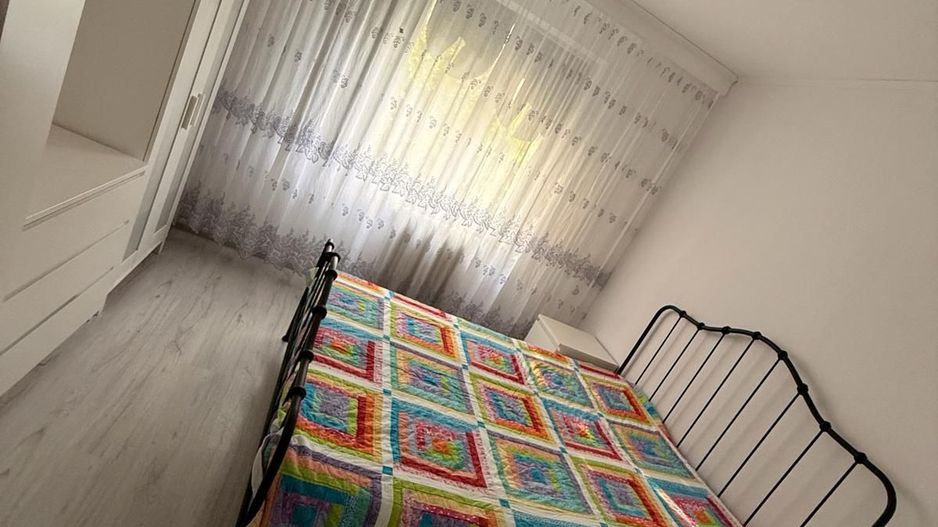 Închiriere Apartament cu 2 camere, decomandat,2 min metrou 1 Decembrie 1918 - Poză 1
