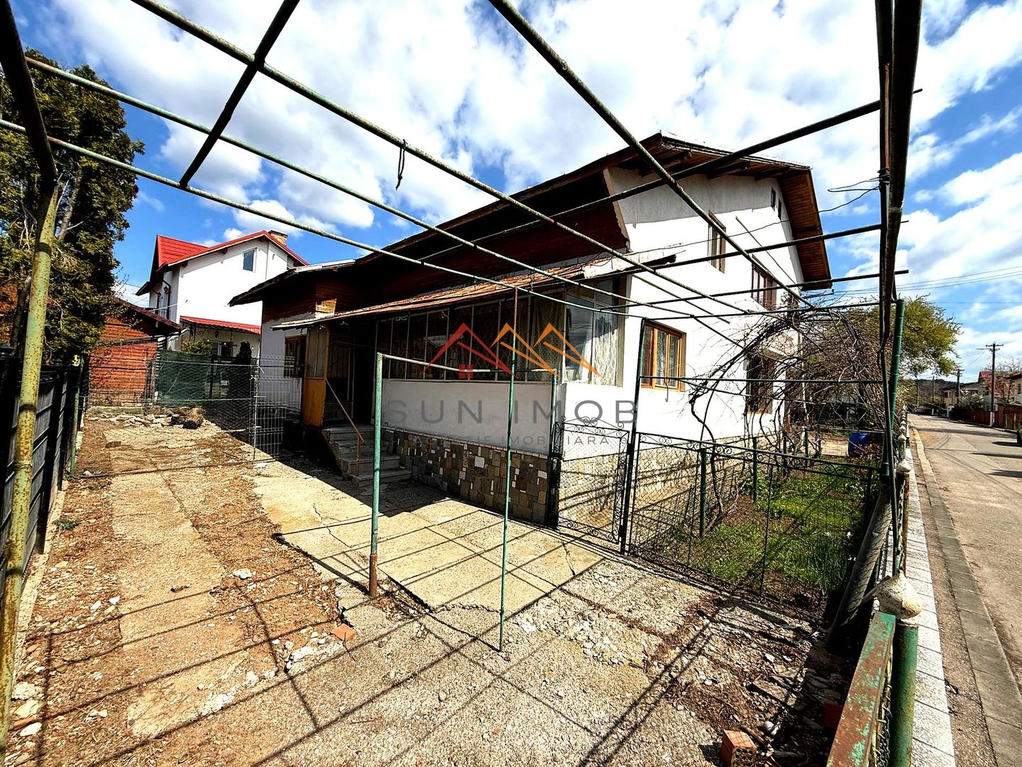 Casă P+1E cu teren generos de 697 mp, zona foarte buna Campina, PH - Poză 3