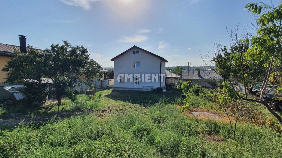 CASĂ INDIVIDUALĂ P+1E, teren 880 mp, zona GURA BUSTEI; - Poză 1