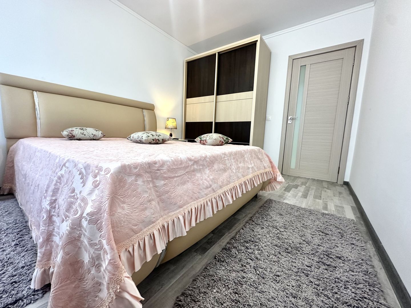 Apartament cu 2 camere  zona Coresi cu loc de parcare acoperit - Poză 7