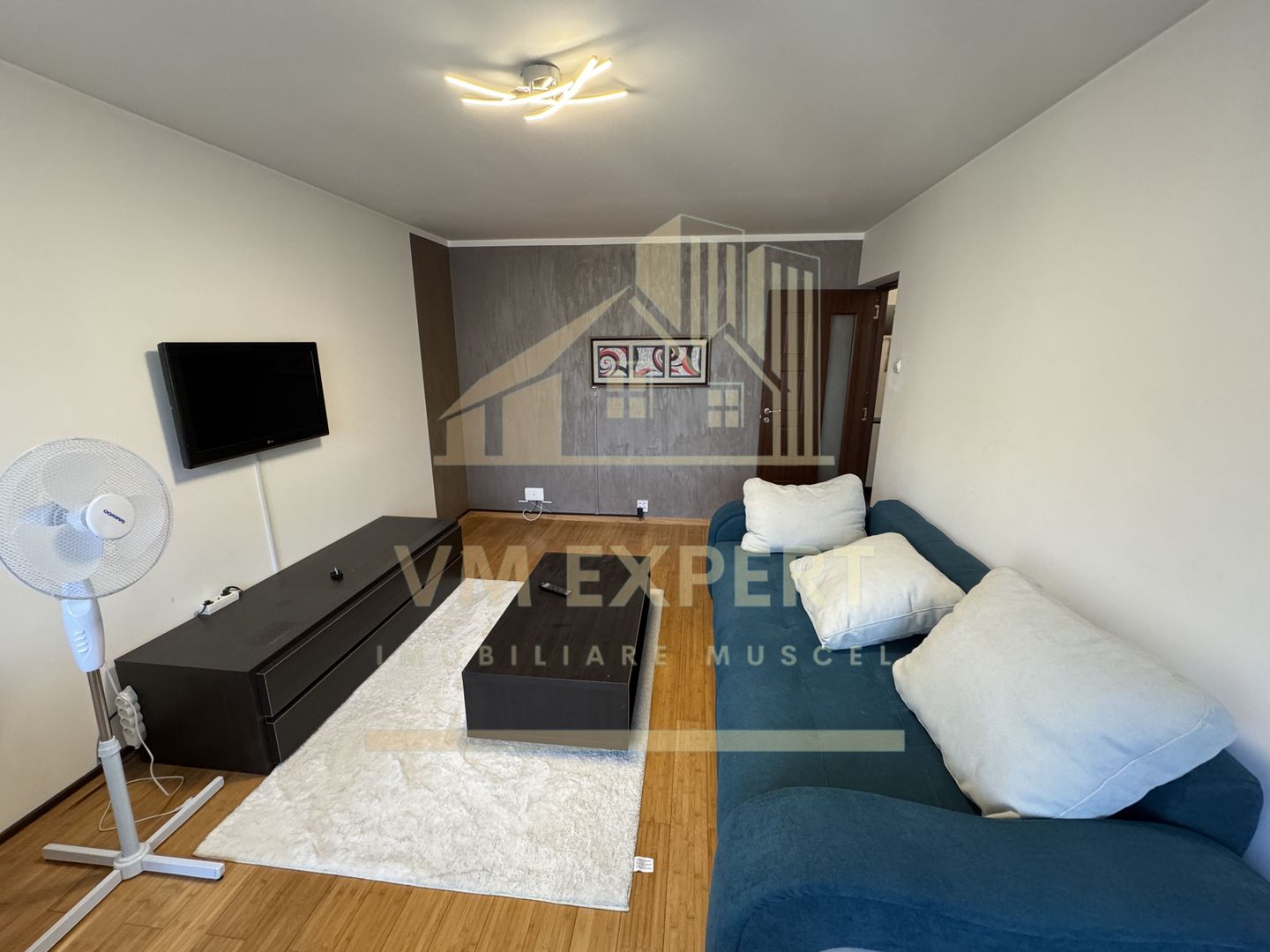 APARTAMENT 3 CAMERE ETAJ 4 TERASA  ZONA GRUI VILE CAMPULUNG - Poză 3